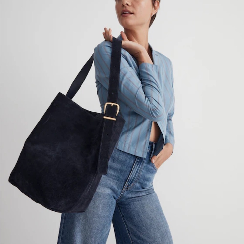 NWOT Madewell The Essential Bucket Tote in Suede Juniper Berry